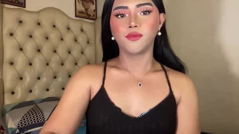 Snapshot of yvonne_guidotti chatting on 01.07.25 Miss Cali online show from 01.07.25