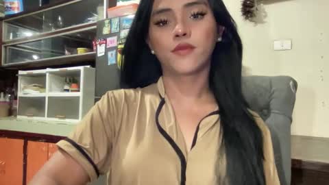 Snapshot of yvonne_guidotti chatting on 02.17.25 Miss Cali online show from 02.17.25