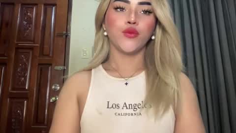 Snapshot of yvonne_guidotti chatting on 03.11.25 Miss Cali online show from 03.11.25