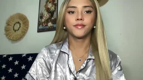 Snapshot of yvonne_guidotti chatting on 09.11.25 Miss Cali online show from 09.11.25