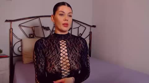 I V Y   online show from 03.16.26