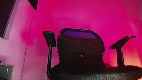 Zac Freelance model online show from 12.18.25