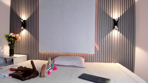 Snapshot of zafiiraa chatting on 03.10.25 zafira online show from 03.10.25