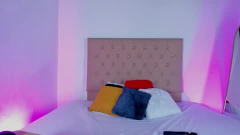 Zafiro Brown online show from 09.23.25