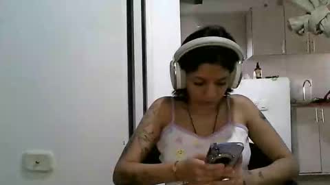 Snapshot of zafiro_rubi chatting on 05.25.26 Zafiro online show from 05.25.26