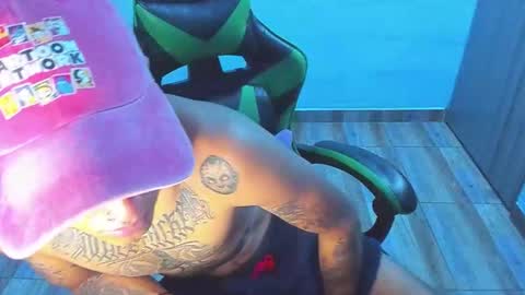 BiG Zafiro online show from 12.20.25