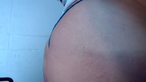 Snapshot of zahi_willx chatting on 07.05.26 Zahi ... wants to play with everyone...yessss online show from 07.05.26