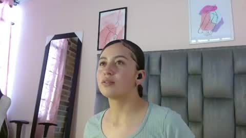 Snapshot of zaida_1 chatting on 06.27.26 Zaida online show from 06.27.26