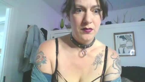 Snapshot of zainarain chatting on 01.28.25 Metalhead Subslut SEE BIO FOR SCHEDULE online show from 01.28.25