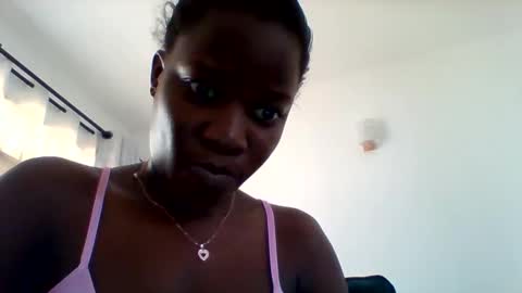 Snapshot of zainxxxx chatting on 11.08.25 zainxxxx online show from 11.08.25