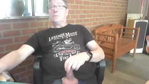 Snapshot of zalinger chatting on 05.02.26 zalinger online show from 05.02.26