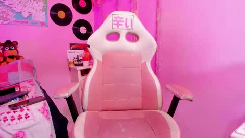 Snapshot of zam_zam2 chatting on 12.03.25 Zam online show from 12.03.25