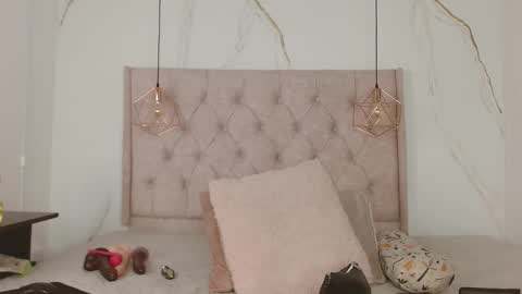 ZAMIRA online show from 10.09.25