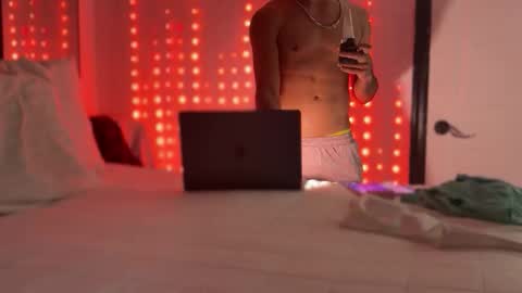 Snapshot of zamoraedii1994 chatting on 12.21.25 Edii online show from 12.21.25