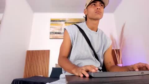 Zander online show from 12.20.25