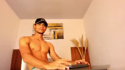 Snapshot of zander_2120 chatting on 08.09.26 Zander online show from 08.09.26
