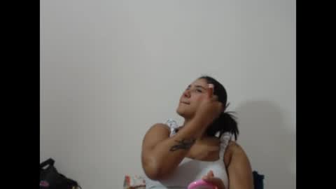 Snapshot of zaphiro__skye chatting on 06.18.26 Skye online show from 06.18.26
