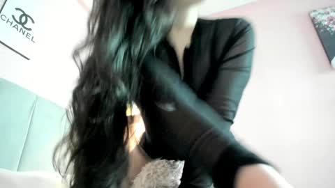 Snapshot of zara__sweet chatting on 01.27.25 Zara Sweet online show from 01.27.25