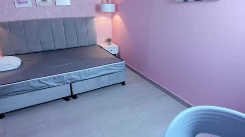 Snapshot of zara__sweet chatting on 02.14.25 Zara Sweet online show from 02.14.25