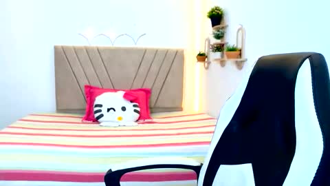 Snapshot of zara_cute18 chatting on 05.19.26 Zara online show from 05.19.26