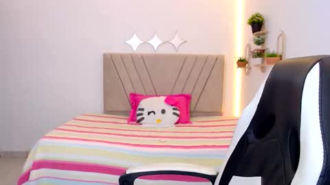 Snapshot of zara_cute18 chatting on 05.23.26 Zara online show from 05.23.26