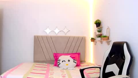 Snapshot of zara_cute18 chatting on 05.30.26 Zara online show from 05.30.26