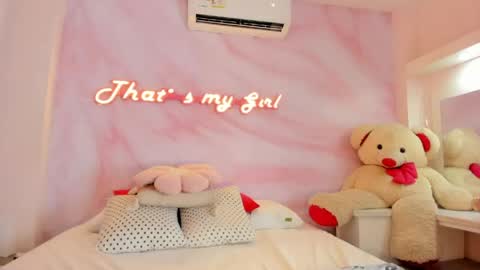 Snapshot of zara_holly_ chatting on 05.15.26 Zara online show from 05.15.26