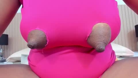 Snapshot of zara_lopez chatting on 10.23.25 zara lopez online show from 10.23.25