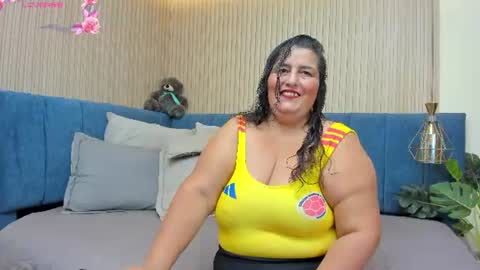 Snapshot of zara_milf_ chatting on 07.07.26 zara online show from 07.07.26