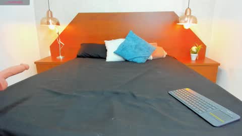 Snapshot of zarablaze6 chatting on 12.18.25 Zara online show from 12.18.25