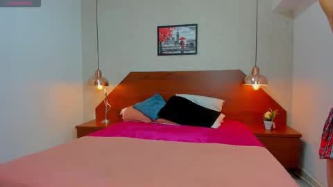 Snapshot of zarablaze6 chatting on 12.20.25 Zara online show from 12.20.25