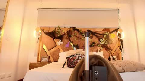 Snapshot of zarah_andrews chatting on 10.11.25 Zarah Andrews online show from 10.11.25