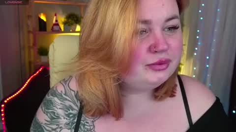 Snapshot of zarareign_ chatting on 03.04.25 Lola online show from 03.04.25