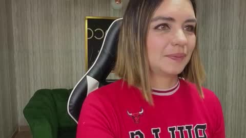 Isabella online show from 01.15.26