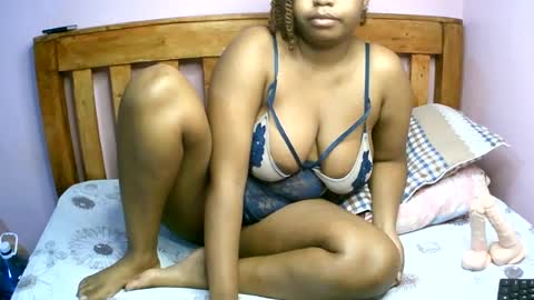 Snapshot of zariamonet chatting on 07.22.26 zariamonet online show from 07.22.26