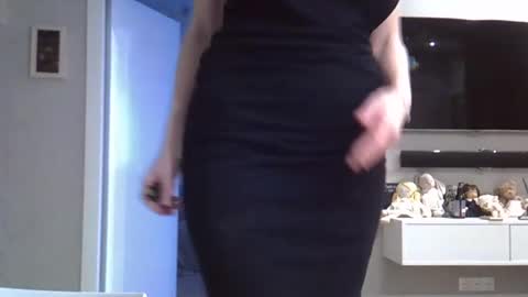 Zarina Swift online show from 10.25.25