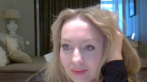 Zarina Swift online show from 02.04.26