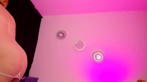 Zaritha Li online show from 11.08.25