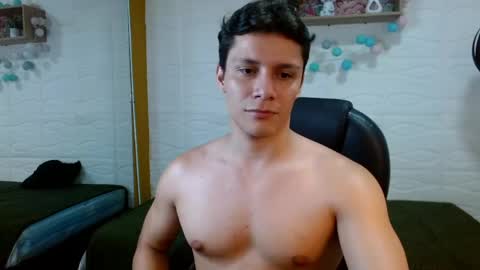 Snapshot of zayn_clausen chatting on 05.11.26 zayn_clausen online show from 05.11.26