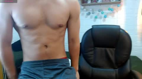 Snapshot of zayn_clausen chatting on 05.14.26 zayn_clausen online show from 05.14.26