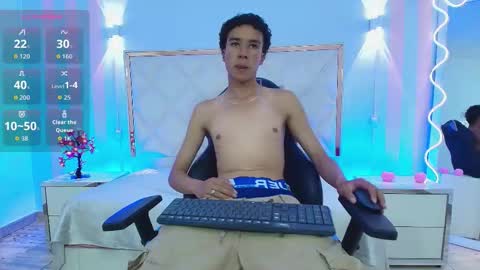 Snapshot of zayn_tay chatting on 01.08.26 zayn_tay online show from 01.08.26