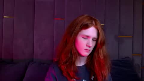 Snapshot of zaynginger chatting on 11.30.25 ZAYN online show from 11.30.25