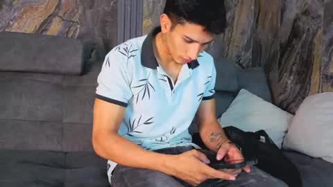 Snapshot of zaynmoretti chatting on 04.18.26 zaynmoretti online show from 04.18.26