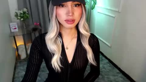 Snapshot of zelainalovetocum chatting on 02.16.25 zelainalovetocum online show from 02.16.25