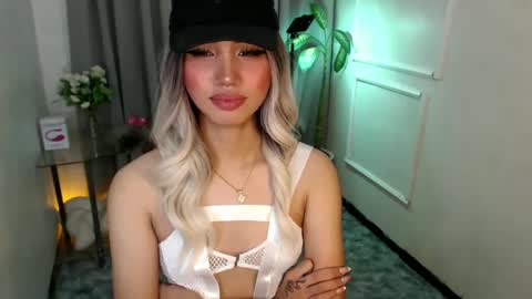 Snapshot of zelainalovetocum chatting on 02.17.25 zelainalovetocum online show from 02.17.25