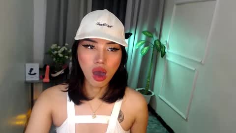 Snapshot of zelainalovetocum chatting on 03.04.25 zelainalovetocum online show from 03.04.25