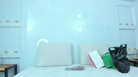 Zenda Evans online show from 02.08.25