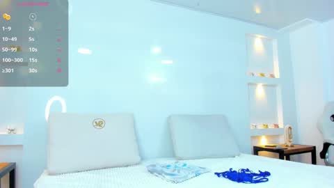 Zenda Evans online show from 03.04.25