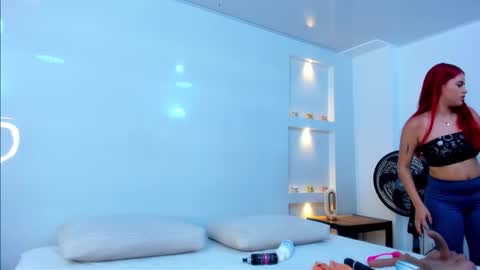 Zenda Evans online show from 10.01.25