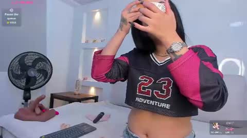 Snapshot of zenda_evans chatting on 06.19.26 Zenda Evans online show from 06.19.26